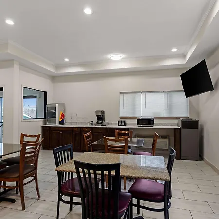 Red Lion Inn & Suites Caseyville
