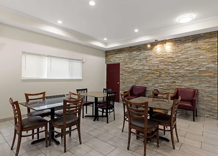Hotel Red Lion & 2*