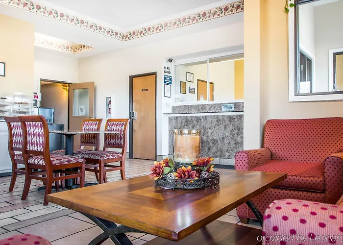 Hotel Red Lion & 2*