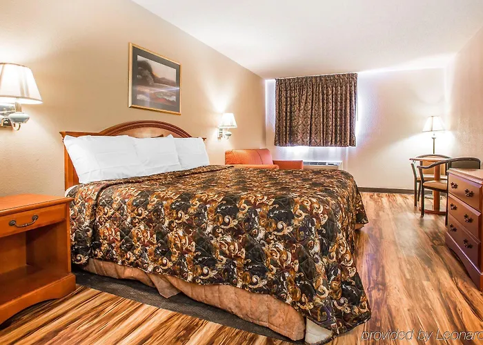 Hotel Red Lion & Caseyville