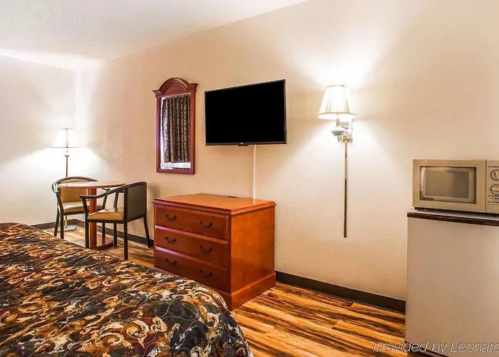 Hotel Red Lion & 2*