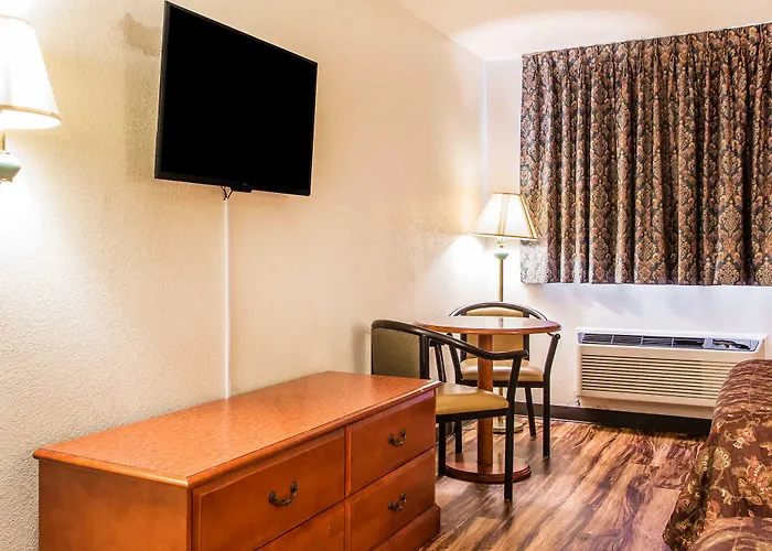 Red Lion & Hotel 2*