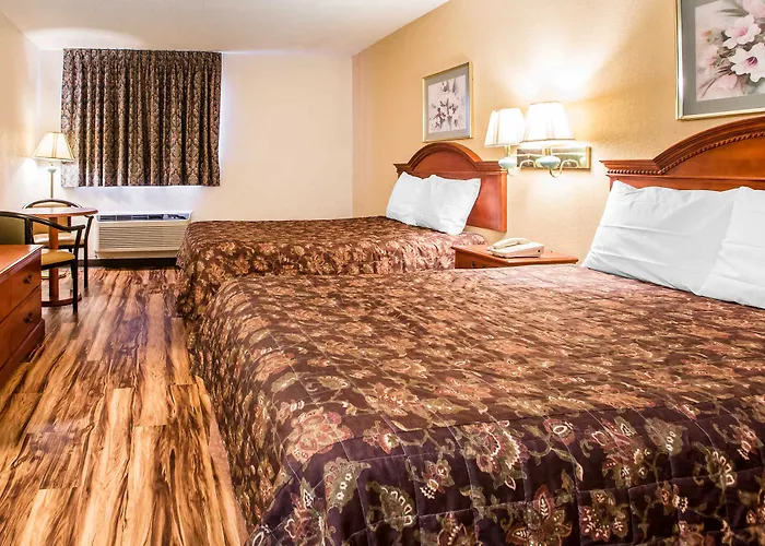 Hotel Red Lion & Caseyville