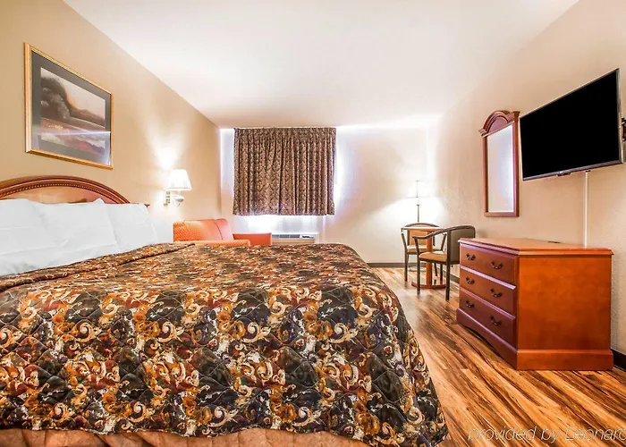Hotel Red Lion & 2*